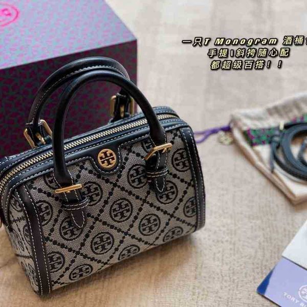 designer torys bags crossbody handbags 2022 wine female bags barrel old flower single shoulder diagonal cross jacquard boston pillow smal
designer torys bags crossbody handbags 2022 wine female bags barrel old flower single shoulder diagonal cross jacquard boston pillow smal