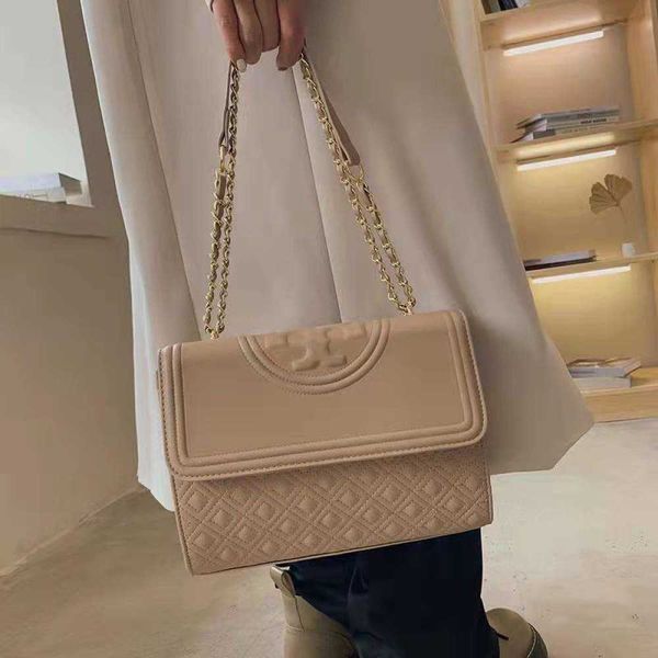 luxury woman's handbag torysburchs designer bags tote single shoulder large women's bag 2022 and new capacity chain messenger sing
luxury woman's handbag torysburchs designer bags tote single shoulder large women's bag 2022 and new capacity chain messenger sing