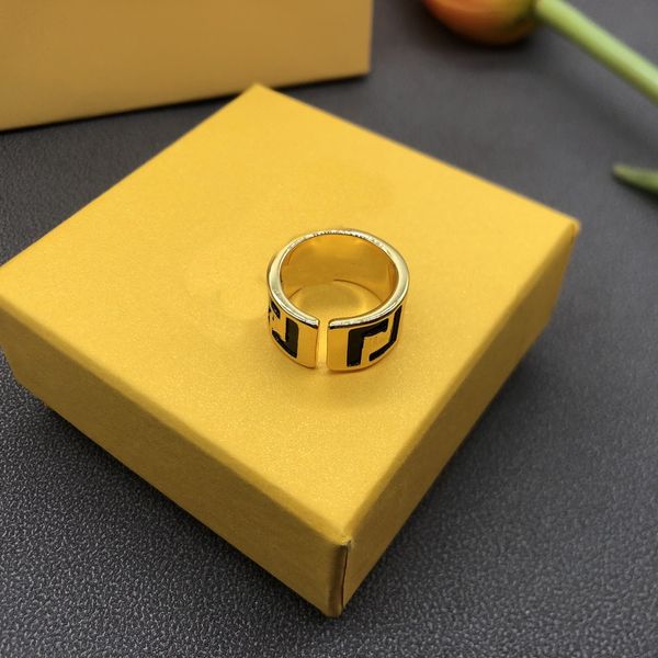 2022 Designer F ring women F ring classic luxury design jewelry women's gold and silver will never fade
2022 Designer F ring women F ring classic luxury design jewelry women's gold and silver will never fade