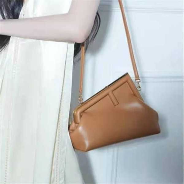 designer first handbags women handheld shoulder diagonal straddle personalized buckle dinner wan 388p wan
designer first handbags women handheld shoulder diagonal straddle personalized buckle dinner wan 388p wan