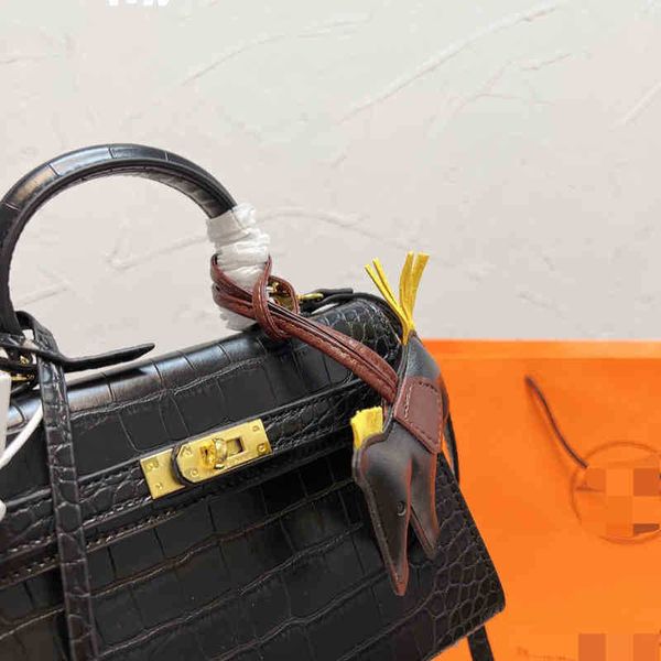 designer luxury women bags kelys herme high version women's fashion trend handbag hand sewn wax thread single shoulder birkins large ca
designer luxury women bags kelys herme high version women's fashion trend handbag hand sewn wax thread single shoulder birkins large ca