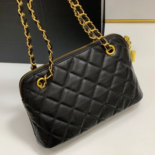french womens vinatge black quilted tite bags gold metal hardware matelasse chain crossbody shoulder large capacity designer outdoor handbag
french womens vinatge black quilted tite bags gold metal hardware matelasse chain crossbody shoulder large capacity designer outdoor handbag