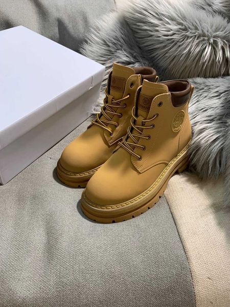 lady 's martin boots designers shoe high heels women ankle bootie luxury calfskin leather platform rubber soles with original box, Black
lady 's martin boots designers shoe high heels women ankle bootie luxury calfskin leather platform rubber soles with original box, Black