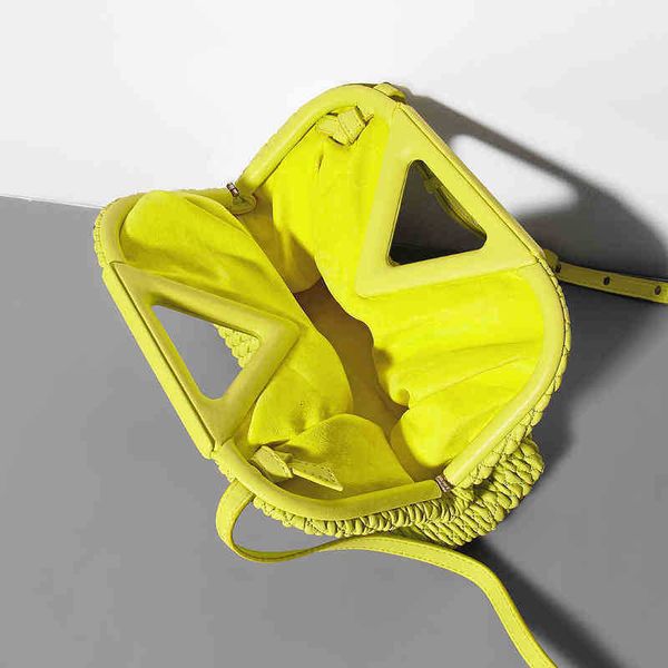 designer fashion bottess bag venetas embroidered venetas fold inverted triangle cloud leather s single shoulder hand messenger3 9arn have lo
designer fashion bottess bag venetas embroidered venetas fold inverted triangle cloud leather s single shoulder hand messenger3 9arn have lo