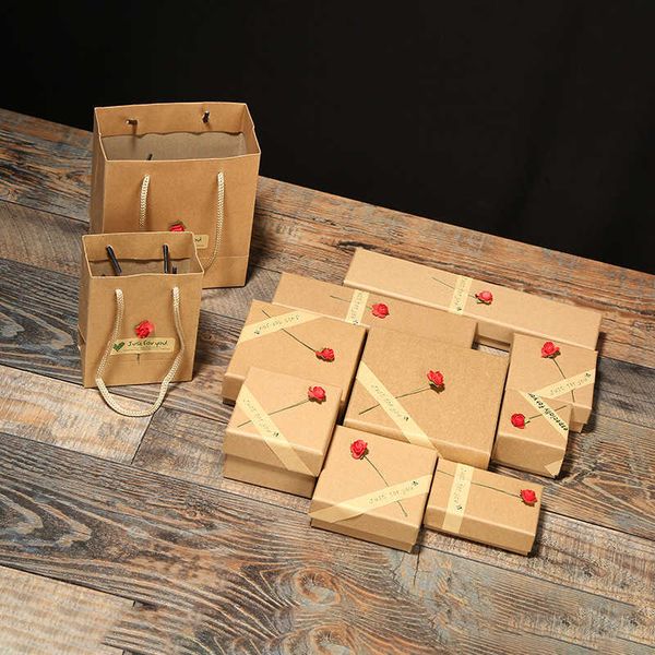 jewelry boxes 12pcs brown kraft with rose flower cotton filled matte earring ring necklaces gift retail case l221021, Black;white
jewelry boxes 12pcs brown kraft with rose flower cotton filled matte earring ring necklaces gift retail case l221021, Black;white