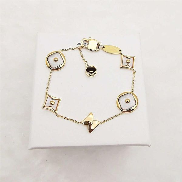 jewelry bracelet luxury designer women pendant bracelets with flowers pattern optional with box 96t, Silver
jewelry bracelet luxury designer women pendant bracelets with flowers pattern optional with box 96t, Silver