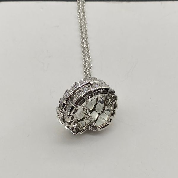 luxurys desingers necklace silver snake plated light bone full diamond pattern fashion 3 colour necklaces couple nice
luxurys desingers necklace silver snake plated light bone full diamond pattern fashion 3 colour necklaces couple nice