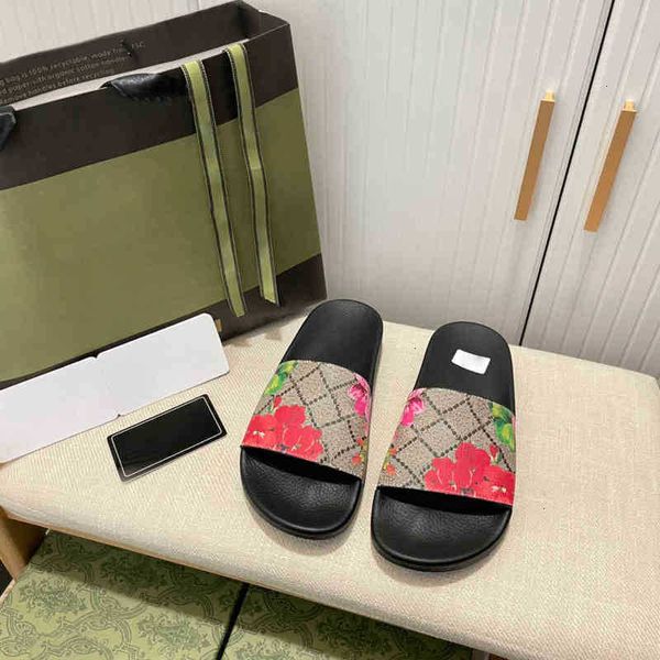 designer 2022 summer slippers for mens women letters print flat slipper fashion google popular rubber sandal trendy beach shoes multi style, Black
designer 2022 summer slippers for mens women letters print flat slipper fashion google popular rubber sandal trendy beach shoes multi style, Black
