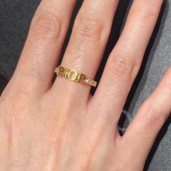 fashion designer gold letter band rings bague for lady women party wedding lovers gift engagement jewelry with box34554354, Silver
fashion designer gold letter band rings bague for lady women party wedding lovers gift engagement jewelry with box34554354, Silver