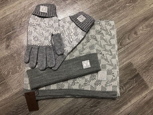 20ss shoes sandal bags hats scarves gloves men skull hat scarf sets designers warm skull cap new knitted beanie fashion accesso with box dun, Blue;gray
20ss shoes sandal bags hats scarves gloves men skull hat scarf sets designers warm skull cap new knitted beanie fashion accesso with box dun, Blue;gray