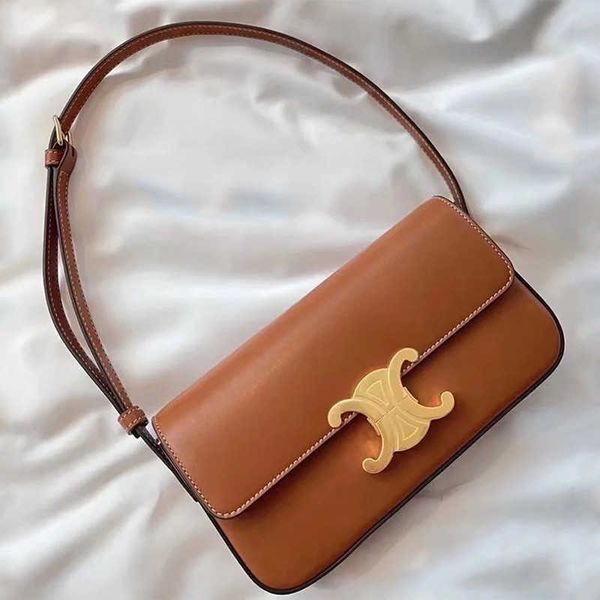 spring and summer 2021 new triumphal arch underarm bag tofu elegant lock small square one shoulder hand-held women's
spring and summer 2021 new triumphal arch underarm bag tofu elegant lock small square one shoulder hand-held women's