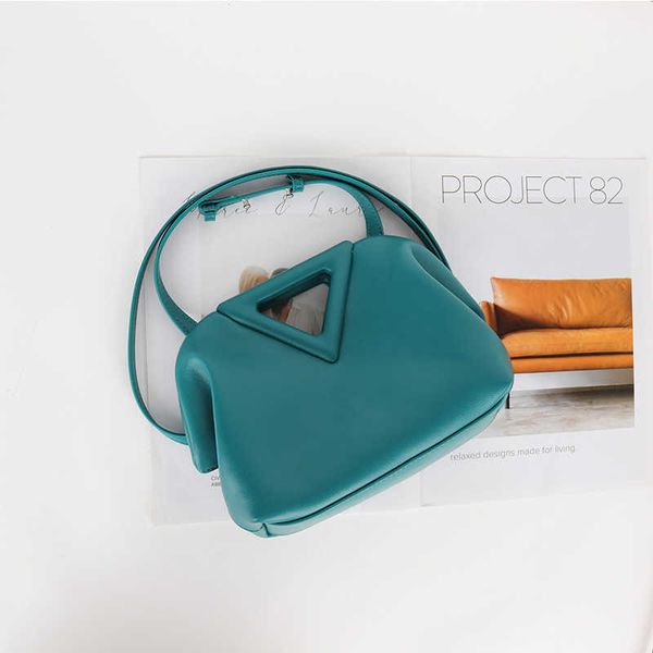 designer fashion bottess bag venetas 2022 new street leisure and triangle is simple easy to match with solid leather portable diagonal have
designer fashion bottess bag venetas 2022 new street leisure and triangle is simple easy to match with solid leather portable diagonal have