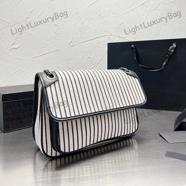 5a stripe shoulder bag designer fashion wild wallet personality crossbody tassel or chain for women classic famous brand shopping purses2202
5a stripe shoulder bag designer fashion wild wallet personality crossbody tassel or chain for women classic famous brand shopping purses2202