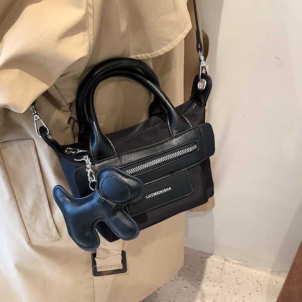 2022 new fashion bag one shoulder hand high capacity commuting summer tote women's handbags purse evening bags
2022 new fashion bag one shoulder hand high capacity commuting summer tote women's handbags purse evening bags