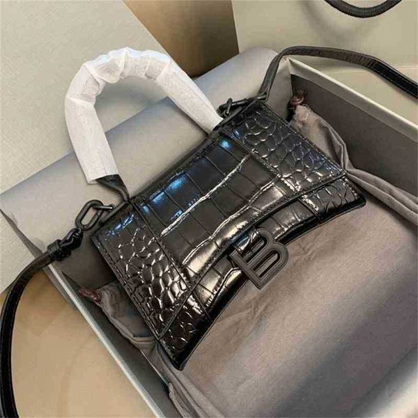 evening bags designer handbags balencaigass women luxury 2022 new hourglasss bag crocodile mini net red same high version leather women'
evening bags designer handbags balencaigass women luxury 2022 new hourglasss bag crocodile mini net red same high version leather women'