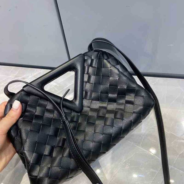 designer fashion bottess bag venetas messenger venetas female 2022 summer portable single shoulder inverted triangle woven cloud clip shfl h
designer fashion bottess bag venetas messenger venetas female 2022 summer portable single shoulder inverted triangle woven cloud clip shfl h