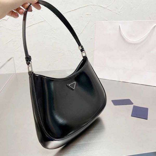 fahion luxury women handbags designers saddles single shoulder bags small baguettes underarm hobos patent leather with triangle letters
fahion luxury women handbags designers saddles single shoulder bags small baguettes underarm hobos patent leather with triangle letters