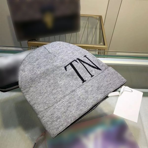 luxurys designers beanie classic autumn winter designer beanies hats men and women fashion universal style knitted cap autumn outdoor warm, Blue;gray
luxurys designers beanie classic autumn winter designer beanies hats men and women fashion universal style knitted cap autumn outdoor warm, Blue;gray