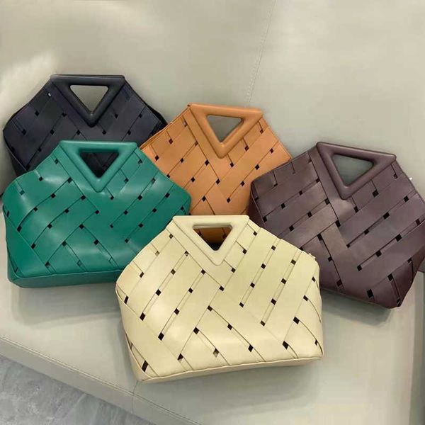 designer fashion bottess bag venetas inverted triangle hollow hand small design leather vegetable basket women 2022 new have logo
designer fashion bottess bag venetas inverted triangle hollow hand small design leather vegetable basket women 2022 new have logo