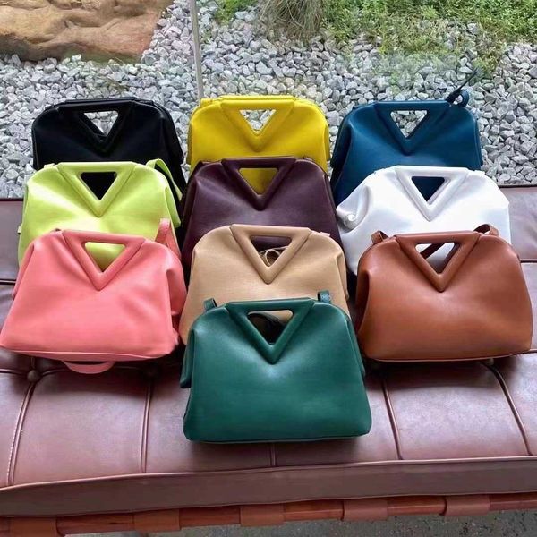designer fashion bottess bag venetas 2022 new candy colored inverted triangle cloud tote women versatile clip single shoulder crossbody dump
designer fashion bottess bag venetas 2022 new candy colored inverted triangle cloud tote women versatile clip single shoulder crossbody dump