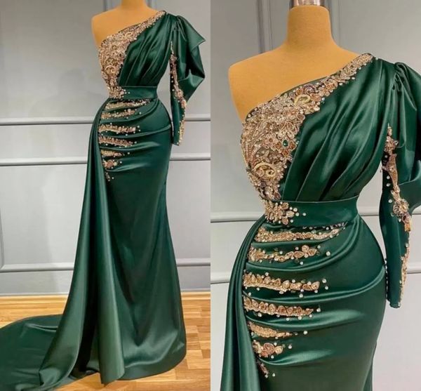 charming satin dark green mermaid evening dress with gold lace appliques pearls beads one shoulder pleats long formal occasion gowns vestido, Black;red
charming satin dark green mermaid evening dress with gold lace appliques pearls beads one shoulder pleats long formal occasion gowns vestido, Black;red