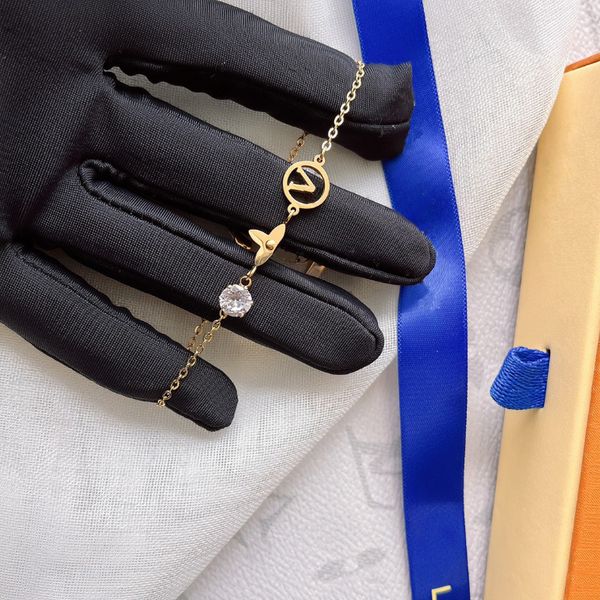 quality designer gold-plated link chains stainless steel bracelet with diamond flowers fashion design elegant brand for couples adjustable, Black
quality designer gold-plated link chains stainless steel bracelet with diamond flowers fashion design elegant brand for couples adjustable, Black
