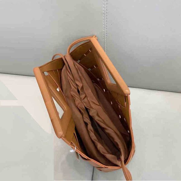 designer fashion bottess bag venetas venetas autumn leather woven cloud inverted triangle holding one shoulder messenger fashionable w i1y7
designer fashion bottess bag venetas venetas autumn leather woven cloud inverted triangle holding one shoulder messenger fashionable w i1y7