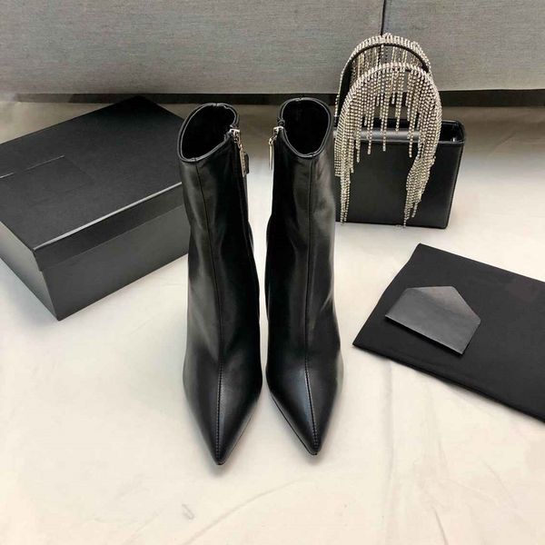 boots black ankle biker chunky platform flats combat boots high heel lace-up booties leather chains logo buckle women luxury designers shoes
boots black ankle biker chunky platform flats combat boots high heel lace-up booties leather chains logo buckle women luxury designers shoes
