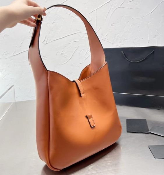 luxury leather shoulder bags fashion womens buckle latch handbag designers bag large capacity classic axillary package women totes shopping
luxury leather shoulder bags fashion womens buckle latch handbag designers bag large capacity classic axillary package women totes shopping