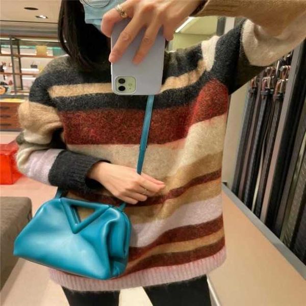 designer fashion bottess bag venetas 2022 new inverted triangle hand-held leather clip candy cloud one shoulder diagonal straddle women have
designer fashion bottess bag venetas 2022 new inverted triangle hand-held leather clip candy cloud one shoulder diagonal straddle women have