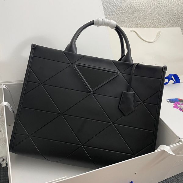 luxury tote bag designer retro rhombus calfskin ladies new handbag fashion large capacity multifunctional messenger bag
luxury tote bag designer retro rhombus calfskin ladies new handbag fashion large capacity multifunctional messenger bag
