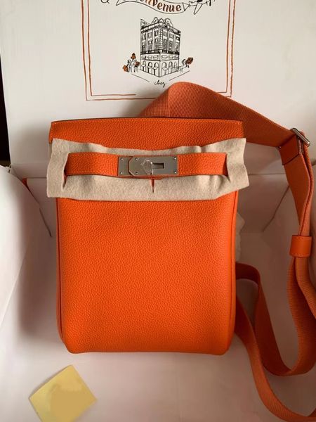 brand luxury women's shoulder bag h home classic designer breast bags for men new handmade wax line casual handbag niche leather fashio
brand luxury women's shoulder bag h home classic designer breast bags for men new handmade wax line casual handbag niche leather fashio