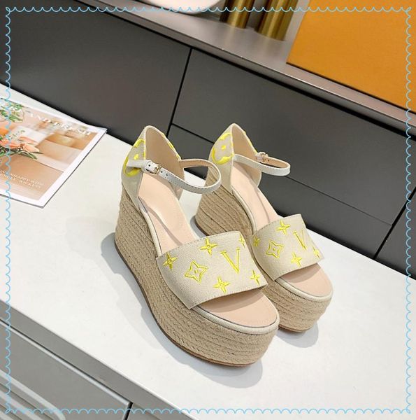2021s luxury classic women shoes catwalk style sandals arrived european station fashion matching spring and fall sales with jbn, Black
2021s luxury classic women shoes catwalk style sandals arrived european station fashion matching spring and fall sales with jbn, Black