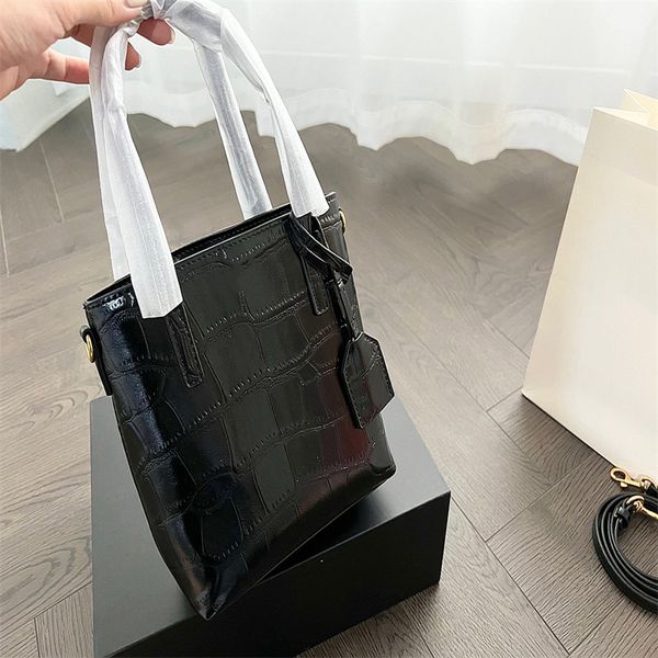 2022 luxury mini designer bucket bag shoulder bag crossbody alligator handbag underarm tote womens real leather
2022 luxury mini designer bucket bag shoulder bag crossbody alligator handbag underarm tote womens real leather