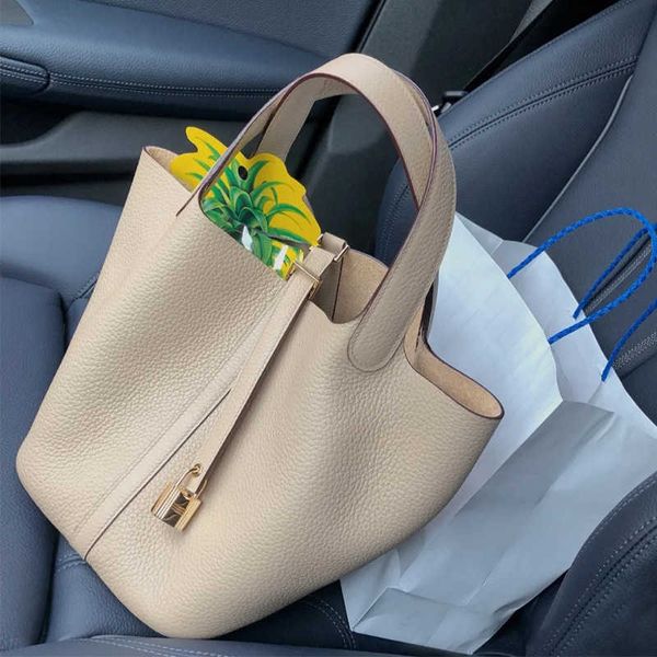 7a designer picotinss bucket bags herme genuine leather vegetable basket totes classic 2022 new bu et lychee grain head
7a designer picotinss bucket bags herme genuine leather vegetable basket totes classic 2022 new bu et lychee grain head
