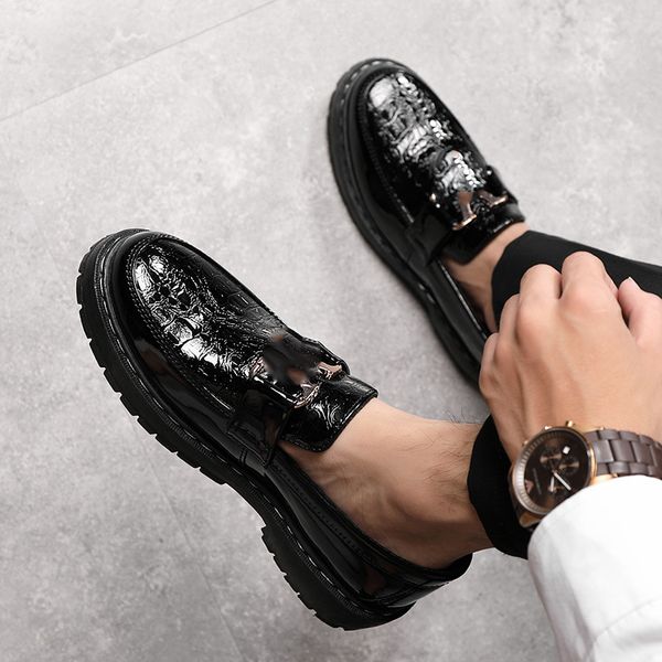 autumn men's shoes casual shoes student korean fashion leather board waterproof high low top, Black
autumn men's shoes casual shoes student korean fashion leather board waterproof high low top, Black