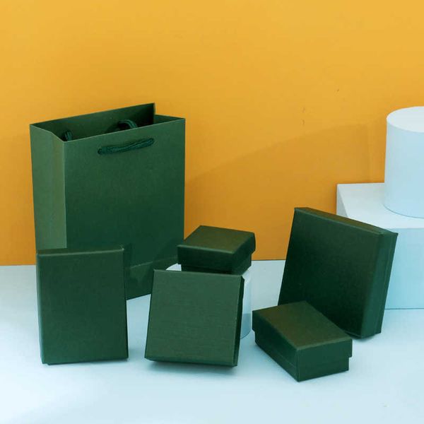 jewelry boxes dark green kraft paper packaging bags for ring earrings necklace bracelet gift case package l221021, Black;white
jewelry boxes dark green kraft paper packaging bags for ring earrings necklace bracelet gift case package l221021, Black;white