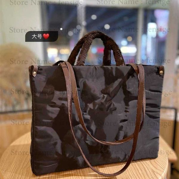 onthego econyl space cotton gm mm pm tote womens luxury designer handbag shoulder bags with flower charm large capacity on the go m57639
onthego econyl space cotton gm mm pm tote womens luxury designer handbag shoulder bags with flower charm large capacity on the go m57639
