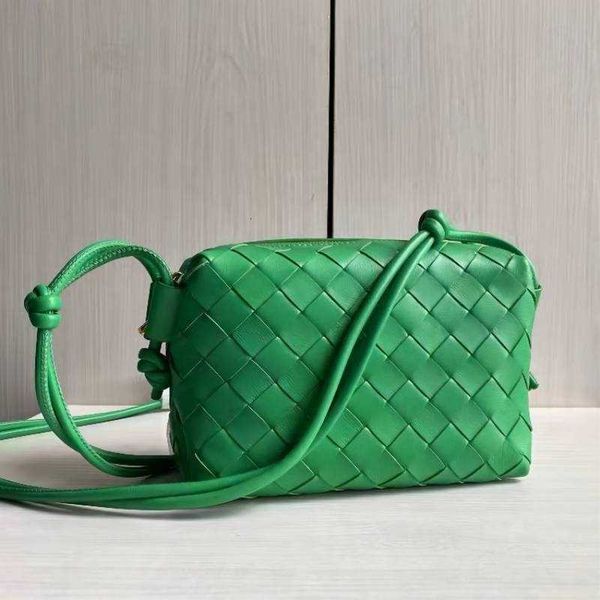 2022 luxury designer bag handbags woven cell phone mini ladies shoulder strap knot messenger bags
2022 luxury designer bag handbags woven cell phone mini ladies shoulder strap knot messenger bags