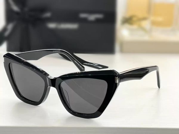 woman sunglasses designer man glasses summer styles cat eye style anti-ultraviolet brand retro polarized classic goggle eyeglasses occhiali, White;black
woman sunglasses designer man glasses summer styles cat eye style anti-ultraviolet brand retro polarized classic goggle eyeglasses occhiali, White;black