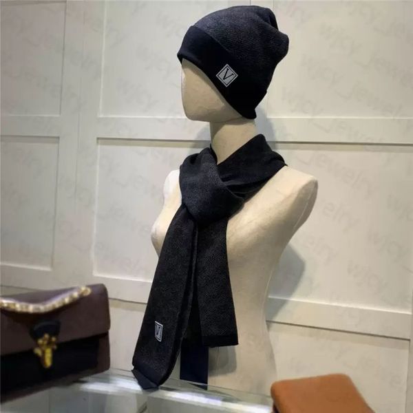 fashion hats & scarves sets designer gift beanie cap winter hat and scarf for man women 5 style 16 colors zma, Blue;gray
fashion hats & scarves sets designer gift beanie cap winter hat and scarf for man women 5 style 16 colors zma, Blue;gray