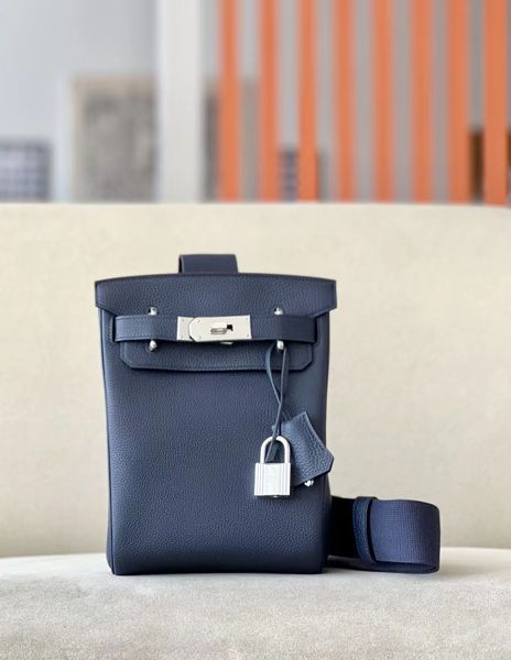 brand luxury women's shoulder bag h home classic designer breast bags for men new handmade wax line casual handbag niche leather fashio
brand luxury women's shoulder bag h home classic designer breast bags for men new handmade wax line casual handbag niche leather fashio