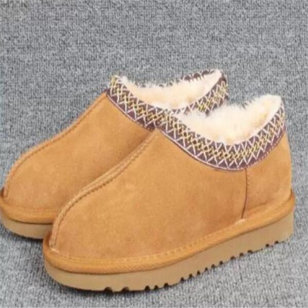 women man classic winter boots black ankle snow boots winter slipper shoes explosions size 35-43
women man classic winter boots black ankle snow boots winter slipper shoes explosions size 35-43