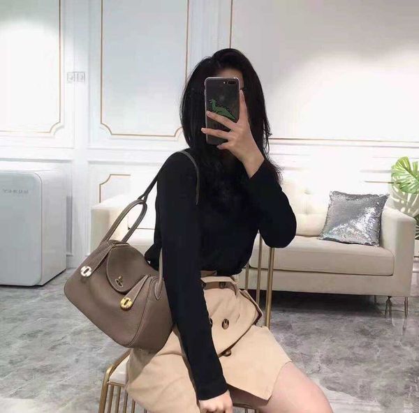designer luxury women bags kelys herme high version women's fashion trend handbag hand sewn wax thread single shoulder birkins large ca
designer luxury women bags kelys herme high version women's fashion trend handbag hand sewn wax thread single shoulder birkins large ca