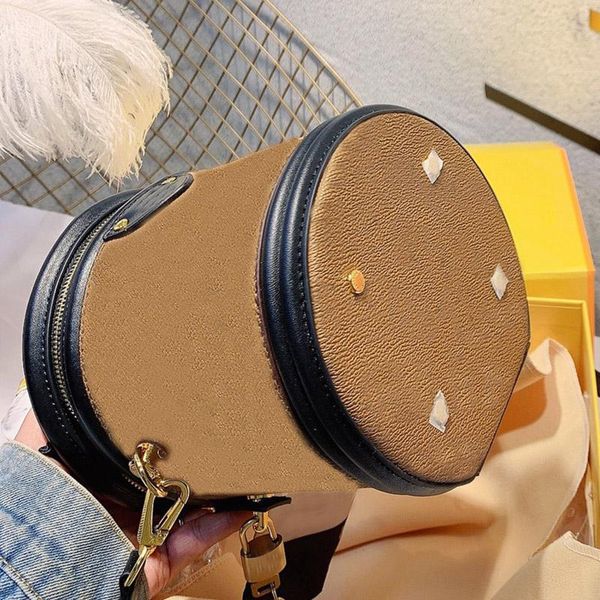 purses tote fashion woman bag shoulder bags embossing leather handbag purse women designer barrel-shaped handbags halloween thanksgiving day
purses tote fashion woman bag shoulder bags embossing leather handbag purse women designer barrel-shaped handbags halloween thanksgiving day