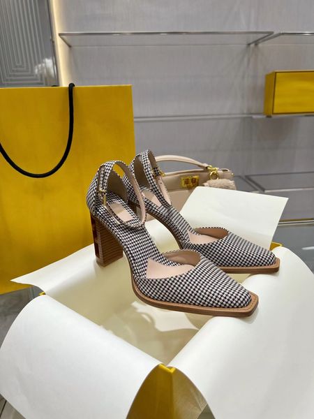 2022 square heeled sandals with hollow chenille jacquard fabric for breathability and comfort, Black
2022 square heeled sandals with hollow chenille jacquard fabric for breathability and comfort, Black