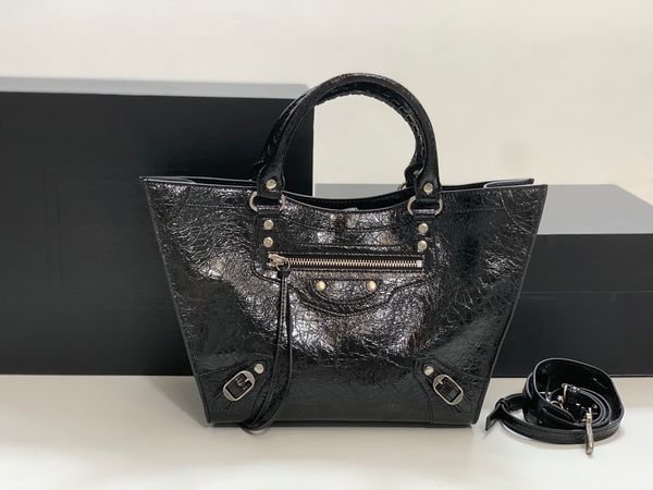 10a luxury big motorcycle bag tier quality rivet style hourglass designers bag women shopping bags girl crossbodybags crack cowhide handbag
10a luxury big motorcycle bag tier quality rivet style hourglass designers bag women shopping bags girl crossbodybags crack cowhide handbag
