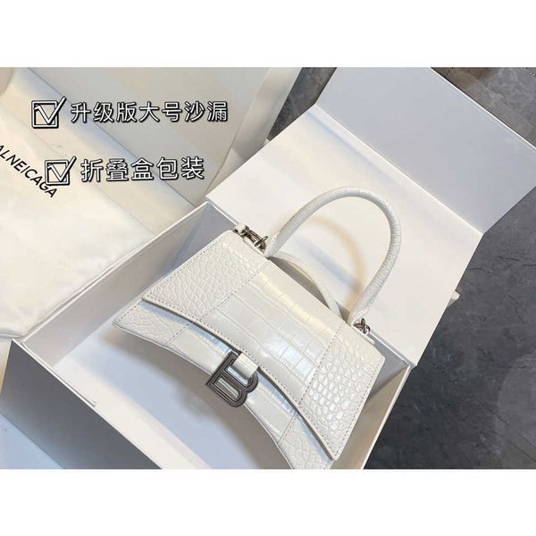 classic original luxury designer bag home hourglass walk show women hand with folding gift large crossbodys totes purse wallet
classic original luxury designer bag home hourglass walk show women hand with folding gift large crossbodys totes purse wallet