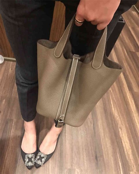 original designer herms bags 2022 new picotin bucket togo layer cowhide h home food basket litchi pattern handheld wedding
original designer herms bags 2022 new picotin bucket togo layer cowhide h home food basket litchi pattern handheld wedding
