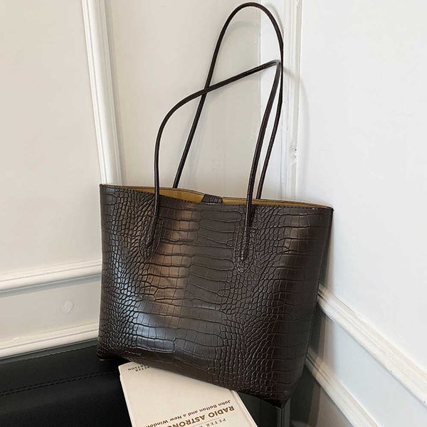 female 2022 simple shoulder bags large capacity tote handbags luxury brand shopping and travel alligator pattern bag
female 2022 simple shoulder bags large capacity tote handbags luxury brand shopping and travel alligator pattern bag